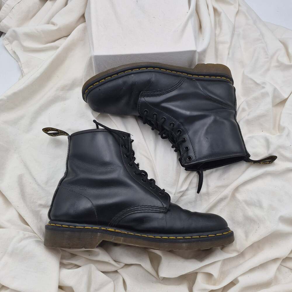 Dr. Martens classic black leather 1460 8-eye combat boots Men's size 11